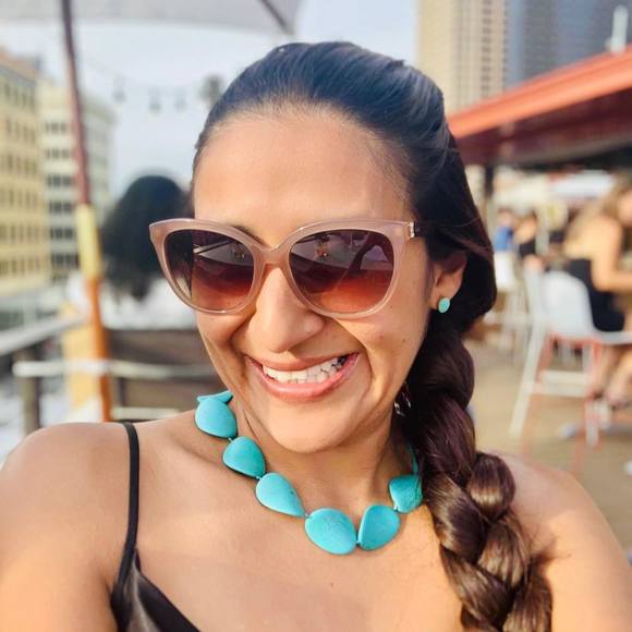 Meet your Posher, Isabel - Picture 1 of 1